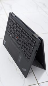 Lenovo ThinkPad x360 i5 8gb Ram 256 ssd