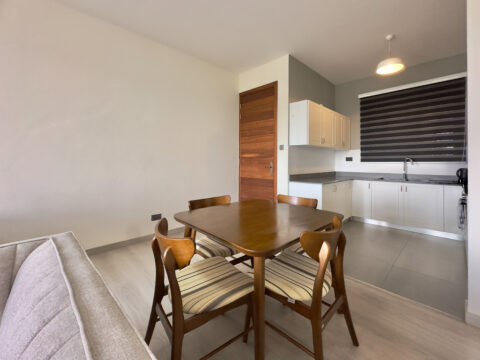 Mango Wood 4-Seater Dining Table
