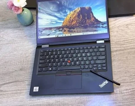 Lenovo Yoga x360 i7 16GB RAM 256GB SSD